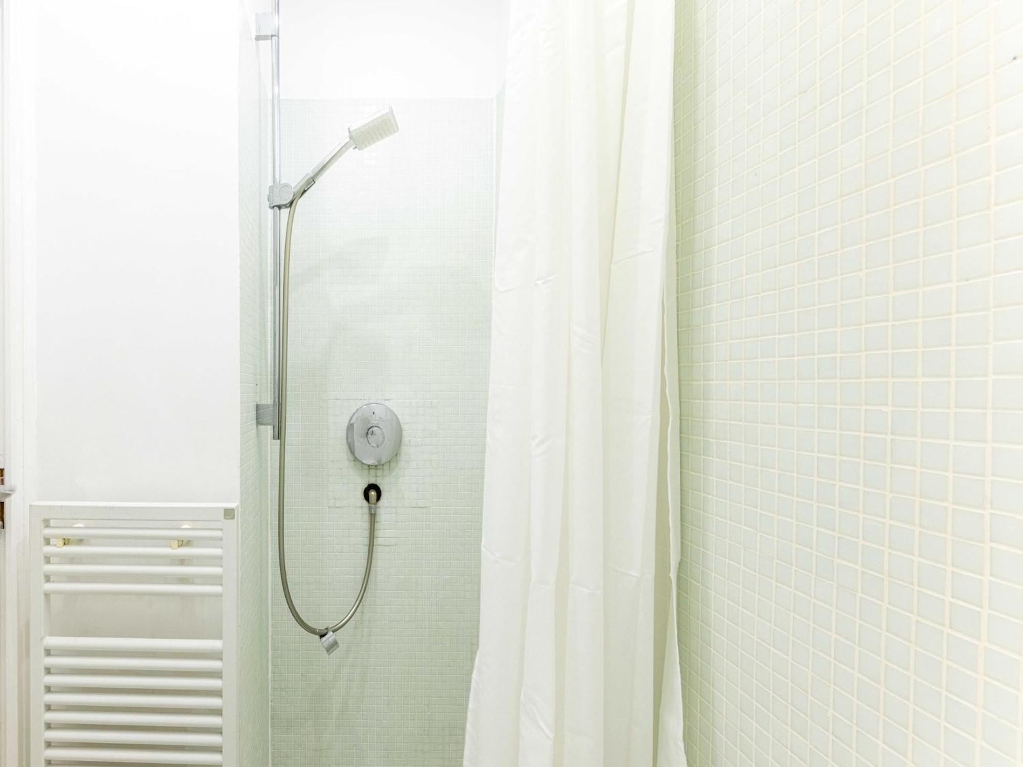 Apartment Charming 1p Near Av Montaigne Paris