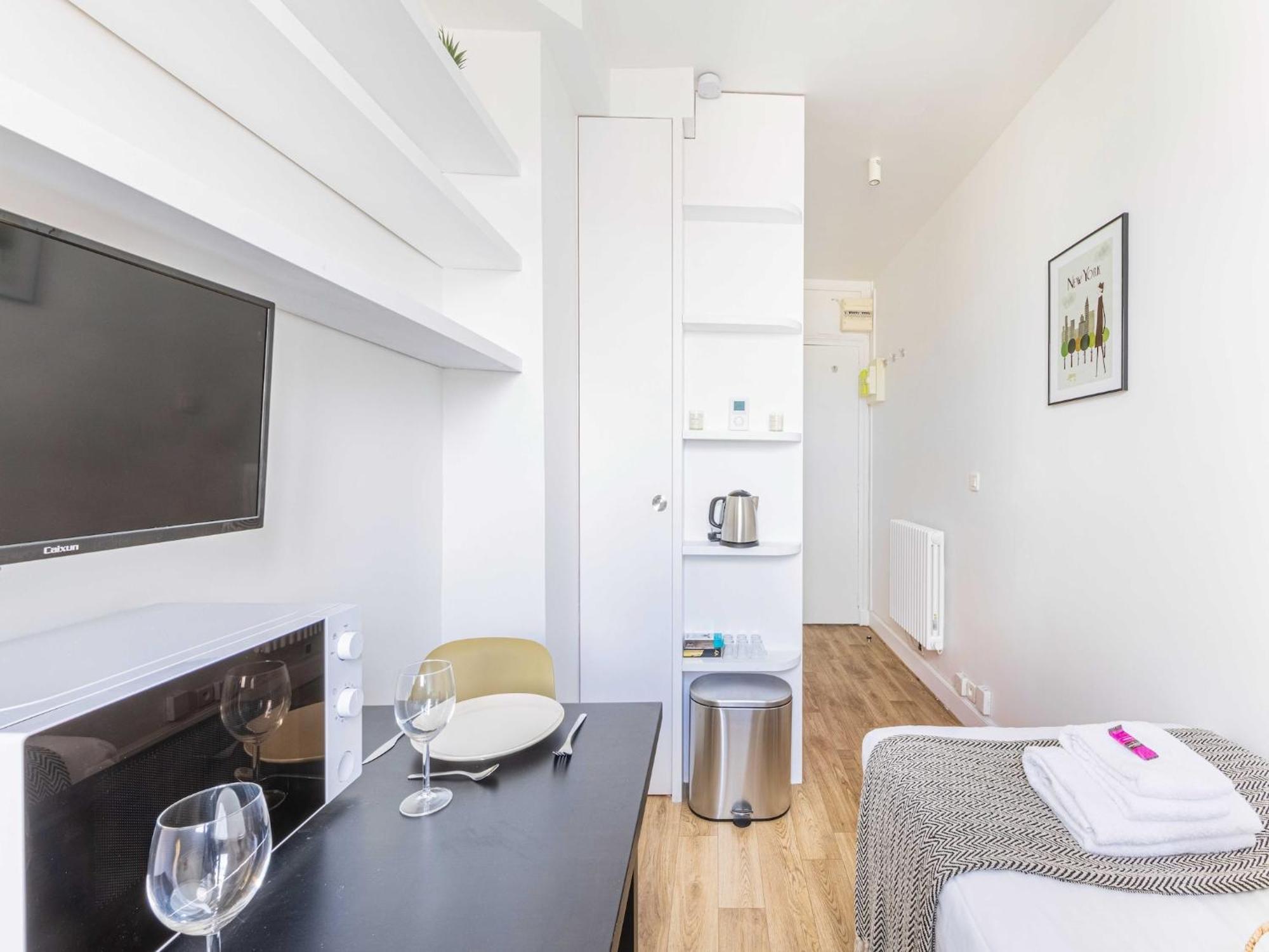 Charming 1p Near Av Montaigne Apartment