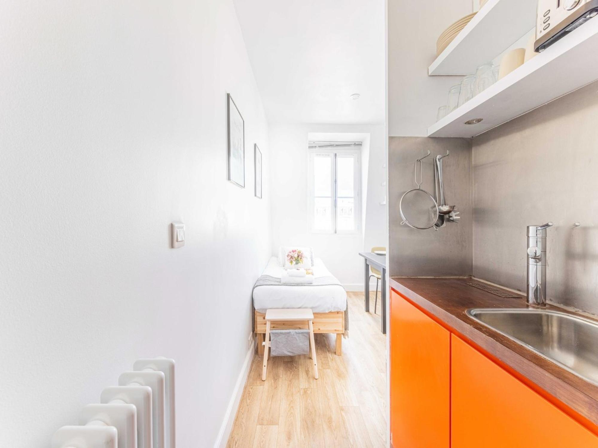 Charming 1p Near Av Montaigne Apartment Paris